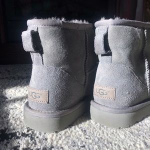 UGG Women’s Classic Mini II